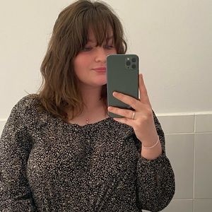 Meet your Posher, Caroline